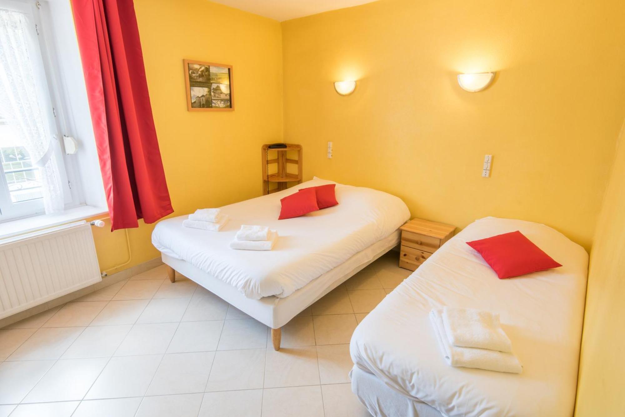Logis Auberge De La Plaine La Rothiere Bagian luar foto